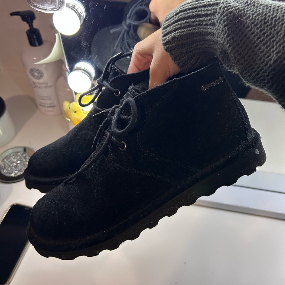 Black Suede Bearpaw Skye Booties Sz 7 - Picture 2 of 3